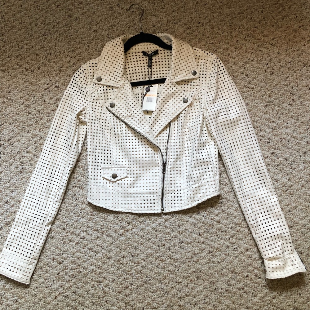 Kind of Brand crop white jacket